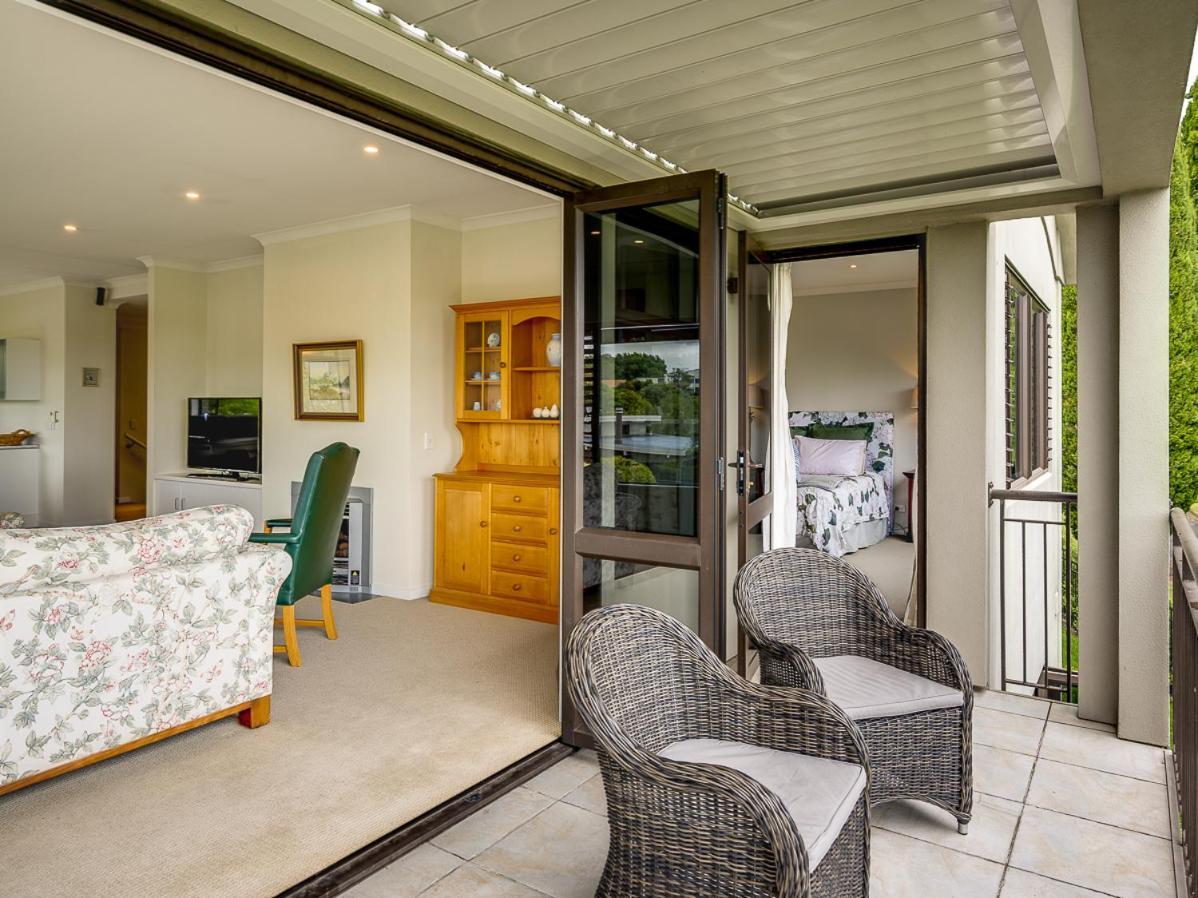 Busby Hill Villa - Havelock North Holiday Home Kültér fotó