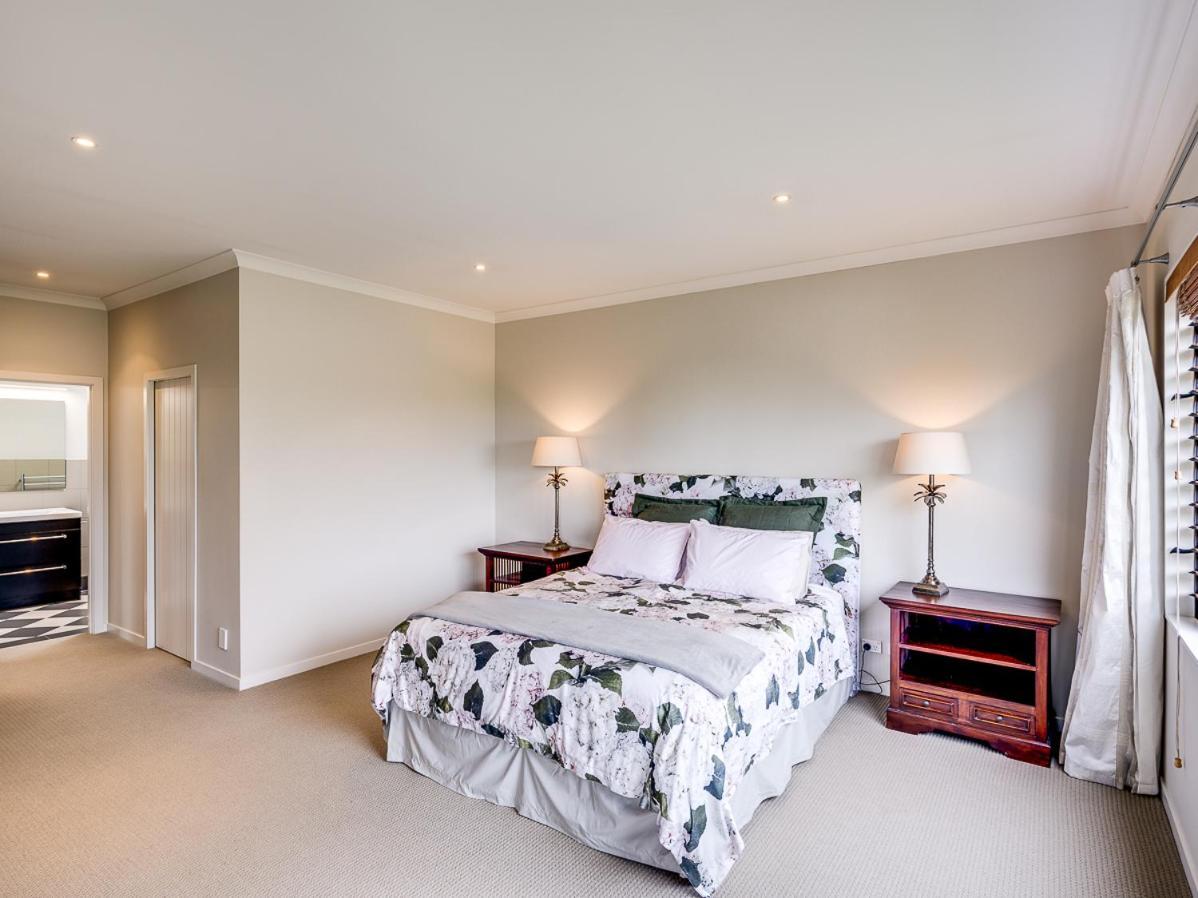 Busby Hill Villa - Havelock North Holiday Home Kültér fotó