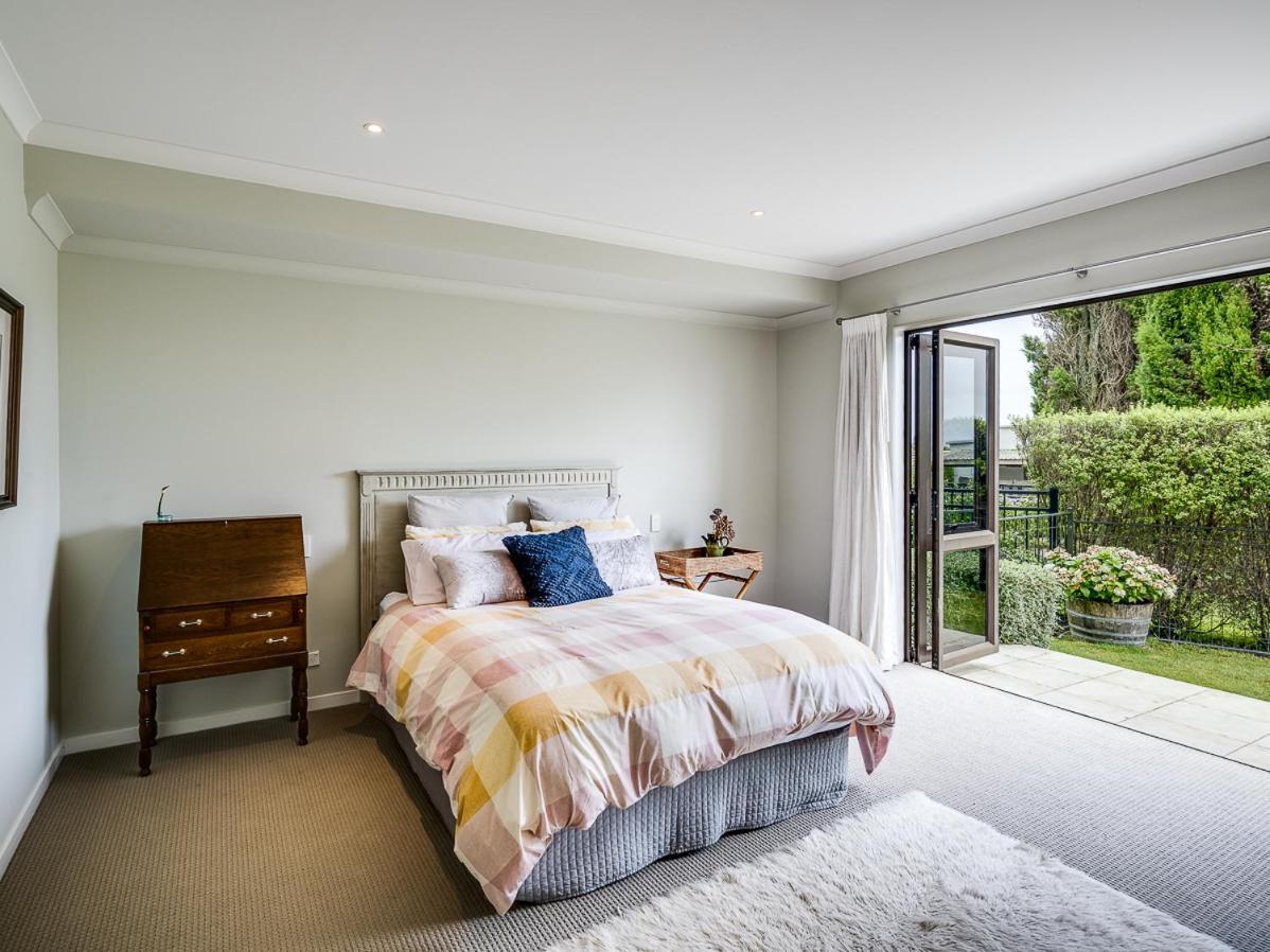 Busby Hill Villa - Havelock North Holiday Home Kültér fotó